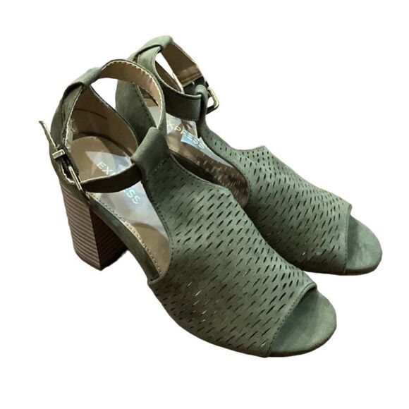 EXPRESS Perforated chunky block heel shoes olive green size 6 peep toe - Picture 5 of 10
